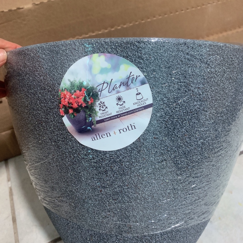 COPY - NWT Allen Roth Planter